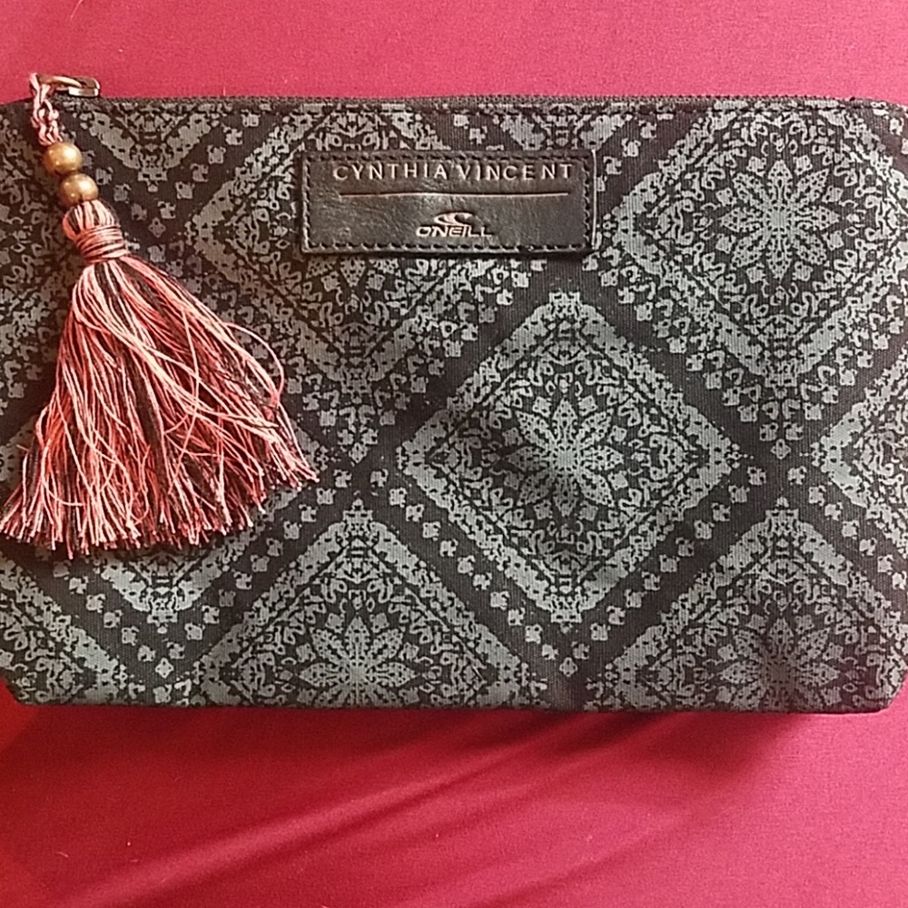 Cynthia Vincent for O'Neil makeup brush sachet